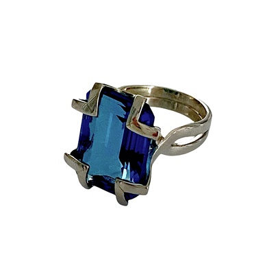 Unikatring aus Silber mit prächtigem Blautopas